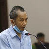 Bị cáo Lê Đình Chức nói lời sau cùng trước khi tòa tuyên án. (Ảnh: TTXVN)