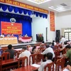 Các ứng cử viên đại biểu Quốc hội khóa XV ở đơn vị bầu cử số 1 của tỉnh Vĩnh Long tiếp xúc cử tri thành phố Vĩnh Long. (Ảnh: Phạm Minh Tuấn/TTXVN)