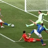 Tiền đạo Italy Andrea Belotti (số 9) sút bóng về phía khung thành Xứ Wales trong trận đấu lượt cuối bảng A, vòng chung kết EURO 2020 tại Rome, ngày 20/6/2021. (Ảnh: AFP/TTXVN)