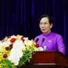 Bà Lê Thị Thủy, Bí thư Tỉnh ủy, Chủ tịch HĐND tỉnh Hà Nam phát biểu tại kỳ họp. (Ảnh: Thanh Tuấn/TTXVN)