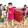Câu lạc bộ Du lịch Quảng Bình đã phát động chương trình Người Quảng Bình góp cá gửi Thành phố Hồ Chí Minh. (Ảnh: Võ Dung/TTXVN)