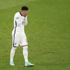 Tiền đạo Jadon Sancho của Anh sút không thành công quả luân lưu trong trận chung kết EURO 2020 gặp Italy trên sân Wembley, London (Anh) ngày 11/7/2021. (Ảnh: AFP/TTXVN)