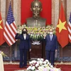 Chủ tịch nước Nguyễn Xuân Phúc tiếp Phó Tổng thống Hoa Kỳ Harris