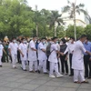 Lãnh đạo tỉnh Cao Bằng chia tay đoàn nhân lưc y tế hỗ trợ Thành phố Hồ Chí Minh phòng, chống dịch COVID-19. (Ảnh: Chu Hiệu/TTXVN)