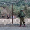 Binh sỹ Israel gác tại khu vực hàng rào an ninh gần thành phố Jenin, Bờ Tây, ngày 8/9/2021. (Ảnh: THX/TTXVN)
