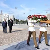 Chủ tịch nước Nguyễn Xuân Phúc đặt vòng hoa tại Tượng đài Anh hùng dân tộc Jose Marti. (Ảnh: Thống Nhất/TTXVN)