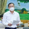 Phó Chánh án Tòa án Nhân dân Tối cao Nguyễn Trí Tuệ trình bày văn bản. Ảnh: Doãn Tấn/TTXVN)