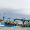 Tàu dịch vụ hậu cần của thành phố Vũng Tàu được ra khơi ngày 20/9 để tiếp tế nhiên liệu và lương thực cho các tàu đánh bắt ngoài khơi. (Ảnh: Hoàng Nhị/TTXVN)