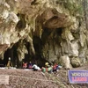 Các nhà khoa học tiến hành khai quật ở Nam Sulawesi, Indonesia. (Nguồn: Handout)