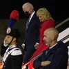 Tổng thống Mỹ Joe Biden và phu nhân đến Sân bay quốc tế Rome-Fiumicin ở thủ đô Rome, Italy. (Nguồn: AP)