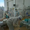 Điều trị cho bệnh nhân mắc COVID-19 tại Thành phố Hồ Chí Minh. (Ảnh: PV/Vietnam+)