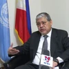 Đại sứ Enrique A. Manalo, Trưởng phái đoàn thường trực Phillipines tại Liên hợp quốc trả lời phỏng vấn của phóng viên TTXVN. (Ảnh: TTXVN)