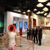 Các đại biểu tham quan Nhà triển lãm Việt Nam tại Expo 2020 Dubai. (Ảnh: Cục Hợp tác quốc tế)