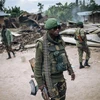 Binh sỹ CHDC Congo tuần tra tại một ngôi làng. (Ảnh: AFP/TTXVN)