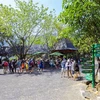 Khu du lịch Công viên suối khoáng nóng Núi Thần Tài ở Đà Nẵng thu hút đông đảo du khách. (Ảnh: TTXVN phát)