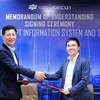 Giám đốc SECUI Jeong Sam-yong và Giám đốc FPT IS Nguyễn Hoàng Minh trong buổi ký kết thỏa thuận hợp tác. (Nguồn: SECUI)