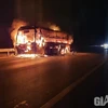 Xe khách bị cháy trên cao tốc Nội Bài-Lào Cai. (Nguồn: Atgt.vn)