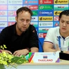 Huấn luyện viên Alexandre Polking của U23 Thái Lan trả lời phóng viên báo chí. (Ảnh: Văn Đạt/TTXVN)