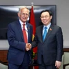 Chủ tịch Quốc hội Vương Đình Huệ tiếp ông Warwick Morris, Chủ tịch Mạng lưới Hữu nghị Việt Nam-Anh (Vietnam-UK Network). (Ảnh: Doãn Tấn/TTXVN)