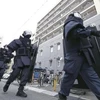 Cảnh sát điều tra tại hiện trường vụ nổ súng vào cựu Thủ tướng Abe Shinzo tại Nara, Nhật Bản, ngày 8/7. (Ảnh: Kyodo/TTXVN)