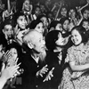  Nhân kỷ niệm Ngày Quốc tế Thiếu nhi 1/6, tối 31/5/1969, tại Phủ Chủ tịch, Chủ tịch Hồ Chí Minh cùng thiếu nhi Thủ đô xem biểu diễn văn nghệ chào mừng Bác. (Nguồn: TTXVN)