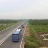 Phương tiện lưu thông trên cao tốc Trung Lương-Mỹ Thuận. (Ảnh: Minh Trí/TTXVN)
