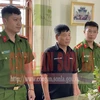 Cơ quan Cảnh sát điều tra-Công an tỉnh Sơn La thi hành quyết định khởi tố vụ án, khởi tố bị can và lệnh bắt tạm giam đối với Nguyễn Văn Miên. (Nguồn: Công an tỉnh Sơn La)