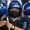 Cảnh sát Quốc gia Philippines (PNP) đã giải cứu 24 phụ nữ trong cuộc đột kích ở thành phố Paranaque. (Ảnh: EPA)