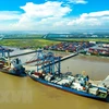 Hàng hóa xuất, nhập khẩu qua cảng Hải Phòng luôn sôi động. (Ảnh: An Đăng/TTXVN)