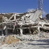 Một tòa nhà bị phá hủy sau vụ đánh bom xe ở thủ đô Mogadishu, Somalia ngày 30/10. (Ảnh: AP/TTXVN)