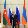 Tổng thống Azerbaijan Ilham Aliyev, Tổng thống Nga Vladimir Putin và Thủ tướng Armenia Nikol Pashinyan trong cuộc gặp tại Sochi (Nga) ngày 26/11/2021. (Ảnh: Reuters/TTXVN)