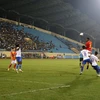 Một trận đấu của Câu lạc bộ Bóng đá Nam Định trên sân Thiên Trường. (Ảnh: Công Luật/TTXVN)
