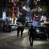 Cảnh sát được triển khai tại phố đi bộ Istiklal ở Istanbul, Thổ Nhĩ Kỳ, sau vụ đánh bom ngày 13/11. (Ảnh: THX/TTXVN)