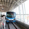 Tàu metro số 1 dừng ở ga Bình Thái. (Ảnh: Tiến Lực/TTXVN)