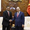 Chủ tịch nước Nguyễn Xuân Phúc tiếp Đại sứ Sri Lanka Srilanka Prasanna Gamage. (Ảnh: Thống Nhất/TTXVN)