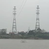 Thi công vị trí vượt sông Hồng dài 1,1km. (Nguồn: EVN)