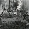 Lực lượng quân đội tình nguyện Việt Nam phản kích quân Pol Pot. (Ảnh: TTXVN)
