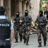 Cảnh sát Thổ Nhĩ Kỳ trong chiến dịch truy quét khủng bố tại Istanbul. (Nguồn: AFP/TTXVN)