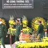 Các đoàn đến viếng, chia buồn cùng gia đình Thiếu tá Trần Ngọc Duy. (Ảnh: Tuấn Anh/TTXVN)