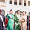 Hoa hậu H'Hen Niê cùng các đại sứ tham gia diễu hành. (Ảnh: Thu Hương/TTXVN)