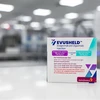 Thuốc Evusheld dự phòng COVID-19 do hãng dược phẩm AstraZeneca sản xuất. (Ảnh: AFP/TTXVN)
