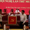 Bỏ phiếu bầu bổ sung Đại tá Lê Xuân Bình vào Ban Thường vụ Tỉnh ủy tỉnh Bà Rịa-Vũng Tàu, nhiệm kỳ 2020-2025. (Ảnh: Đoàn Mạnh Dương/TTXVN)