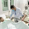 Bệnh nhân ngộ độc botulinum được điều trị tại Bệnh viện Đa khoa khu vực Bắc Quảng Nam. (Ảnh: TTXVN phát)