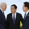Tổng thống Mỹ Joe Biden, Thủ tướng Nhật Bản Fumio Kishida và Tổng thống Hàn Quốc Yoon Suk-yeol tại cuộc gặp bên lề Hội nghị thượng đỉnh G7 ở Hiroshima (Nhật Bản) ngày 21/5/2023. (Ảnh: Kyodo/TTXVN)