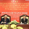 Ông Lê Minh Trí, Viện trưởng Viện Kiểm sát Nhân dân Tối cao Việt Nam và ông Yuldoshev N.T, Viện trưởng Tổng Viện Kiểm sát Uzbekistan ký Hiệp định Tương trợ tư pháp hình sự giữa hai nước tháng 11/2022. (Nguồn: Bảo vệ Pháp luật)
