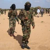 Các tay súng Al-Shabaab tại khu vực Elasha Biyaha, Somalia. (Ảnh: AFP/TTXVN)