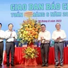 Phó Thủ tướng Trần Hồng Hà chúc mừng các cơ quan báo chí nhân Ngày Báo chí Cách mạng Việt Nam. (Ảnh: Phương Hoa/TTXVN)