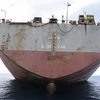 Tàu chở dầu FSO Safer ở ngoài khơi cảng Ras Issa, tỉnh Hodeidah, Yemen. (Nguồn: THX/TTXVN)