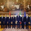 Chủ tịch nước Võ Văn Thưởng và Chủ tịch Hạ viện Italy Lorenzo Fontana cùng các đại biểu. (Ảnh: Thống Nhất/TTXVN)