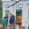 Mưa lớn, dông, lốc làm đổ sập nhà ở của người dân ở ấp Phước Chung, xã Mong Thọ B, huyện Châu Thành, tỉnh Kiên Giang. (Ảnh: TTXVN phát)
